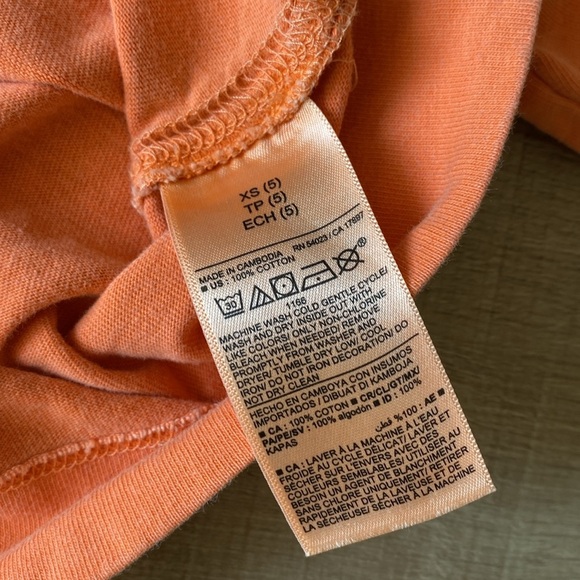 Living My Best Life cropped tee - Picture 3 of 4